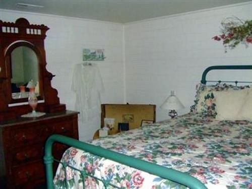 The Bed And Breakfast At Peace Hill Charles City Exterior photo